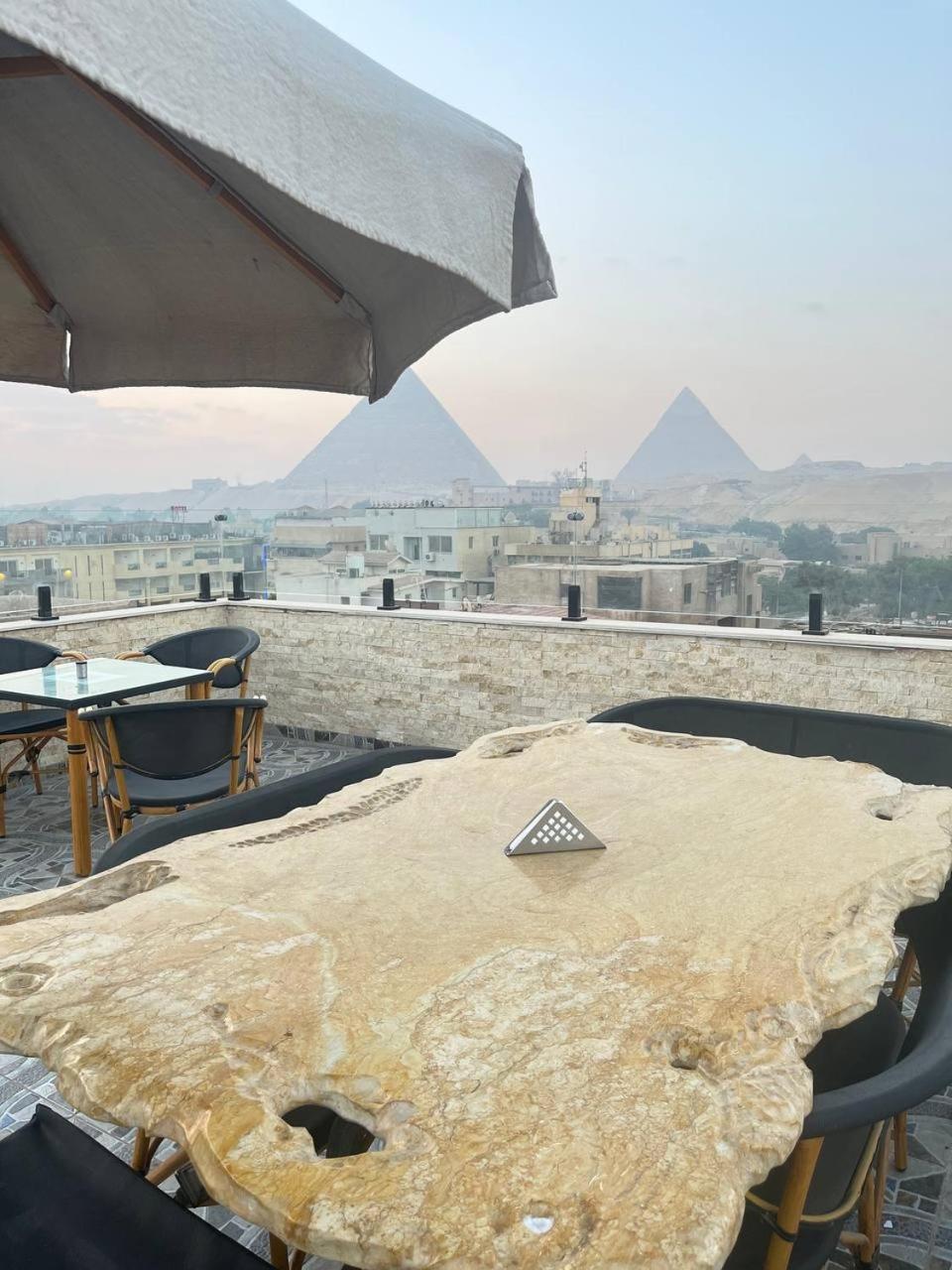 Aziz Egypt Pyramids View Hotel Kafrat al Jabal Exterior photo