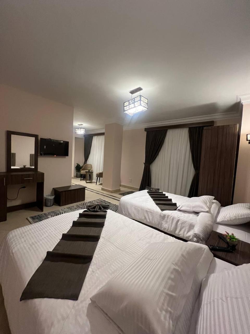 Aziz Egypt Pyramids View Hotel Kafrat al Jabal Exterior photo