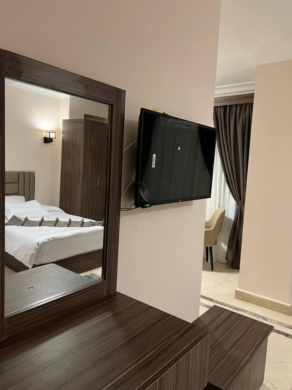 Aziz Egypt Pyramids View Hotel Kafrat al Jabal Exterior photo